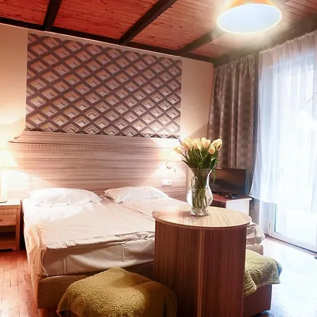 Pod Arkadami Resort *
