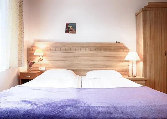 Pod Arkadami Resort *